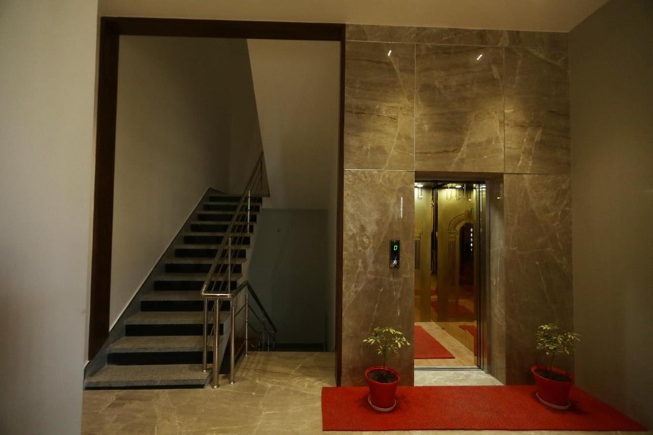 Pine Regency - Aravali'S Peak View Hotell Udaipur Exteriör bild