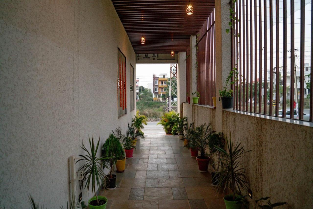Pine Regency - Aravali'S Peak View Hotell Udaipur Exteriör bild