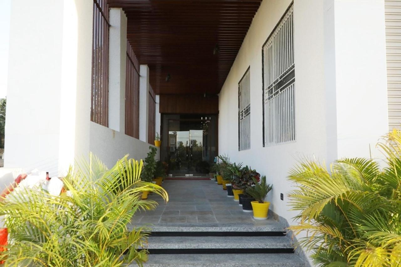 Pine Regency - Aravali'S Peak View Hotell Udaipur Exteriör bild