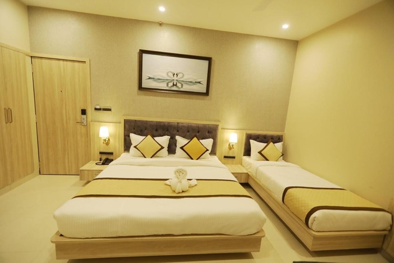 Pine Regency - Aravali'S Peak View Hotell Udaipur Exteriör bild
